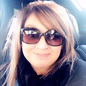 Meet your Posher, Crystalee